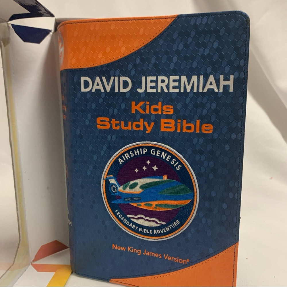 David Jeremiah Bible New in Box - Picture 2 of 9